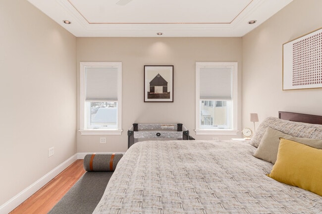 Building Photo - 99 W Circular St