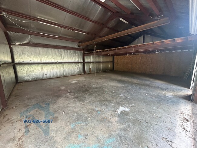 Building Photo - 104 Pinewood Ct