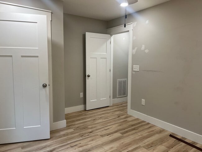 Building Photo - Beautiful home 3 minutes from ETSU!