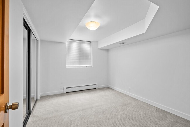 Building Photo - 3600 E Virginia Ave