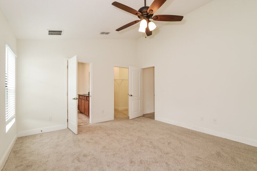 Building Photo - 1000 Mardi Gras Dr