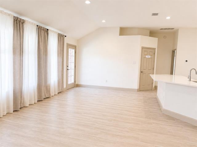 Building Photo - 809 Big Bend Dr
