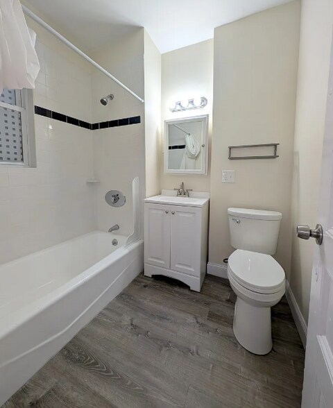 Building Photo - 14 Sanborn Ave