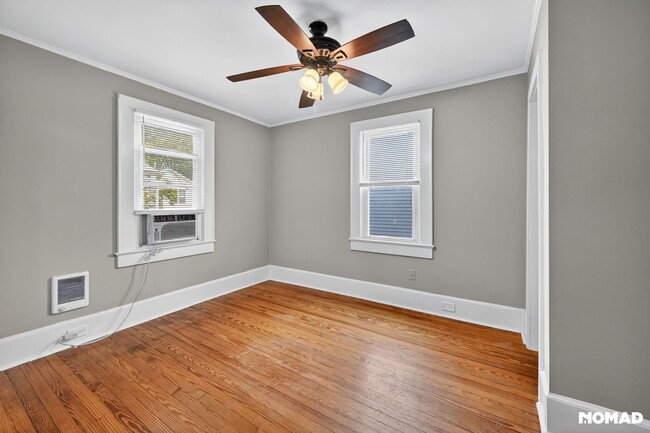 Building Photo - 304 1/2 Marstellar St