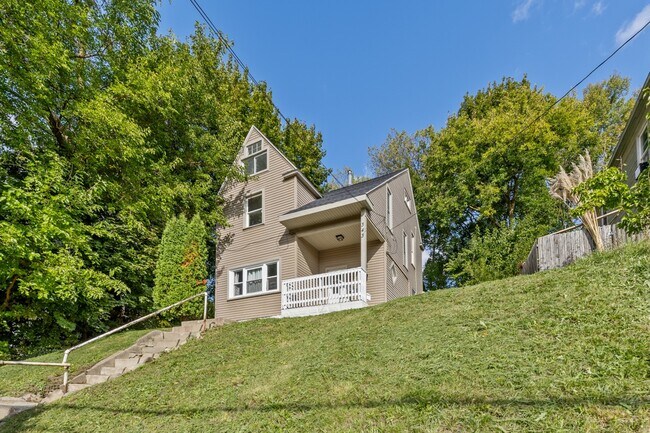 Primary Photo - 343 Spencer St NE