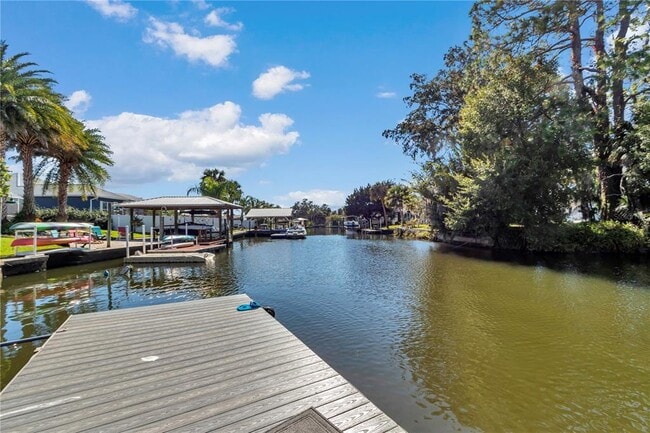 Building Photo - 1542 SE Pinwheel Dr