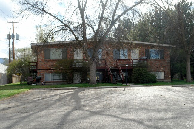 Primary Photo - 1630 Annett St