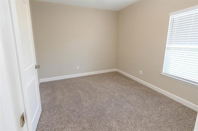 Building Photo - 292 Sunnyside Dr