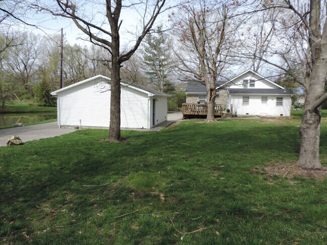 Building Photo - 396 Chilesburg Rd