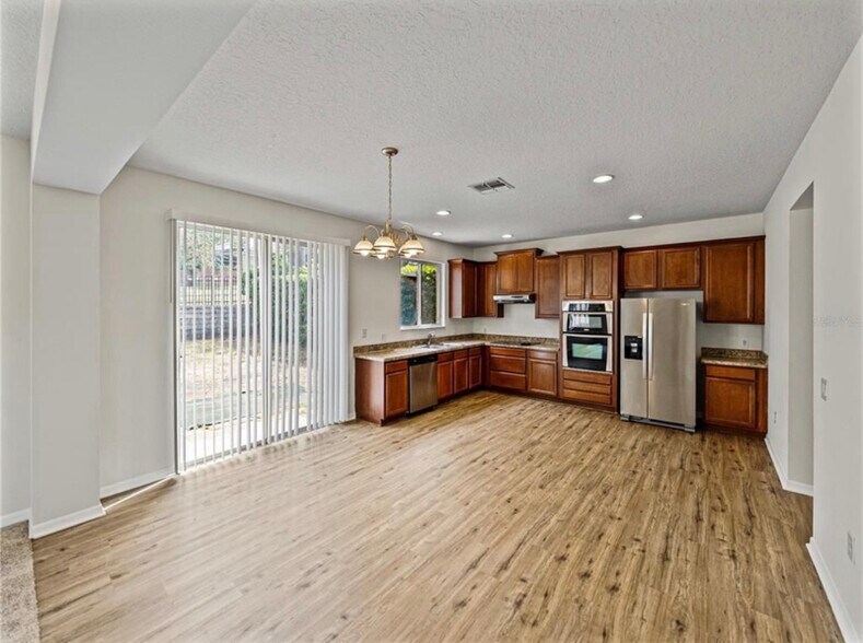 Building Photo - 143 Alfani St