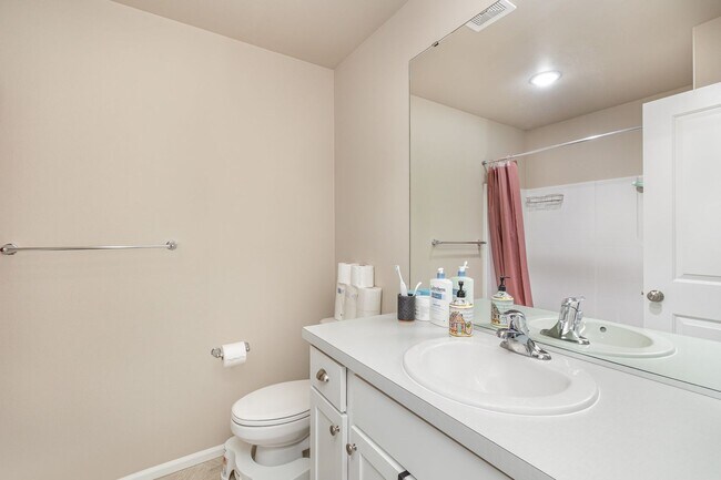 Building Photo - Charming 4-Bed | 2.5-Bath Home in Sultan $3,100 – Available August!