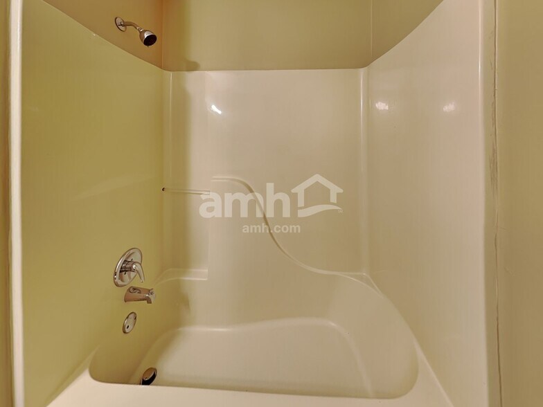 Building Photo - 1432 Brighton Cir