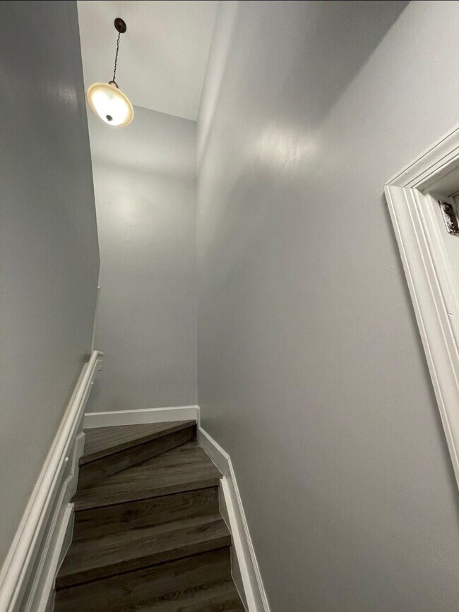 Building Photo - 4151 Eastridge Cir