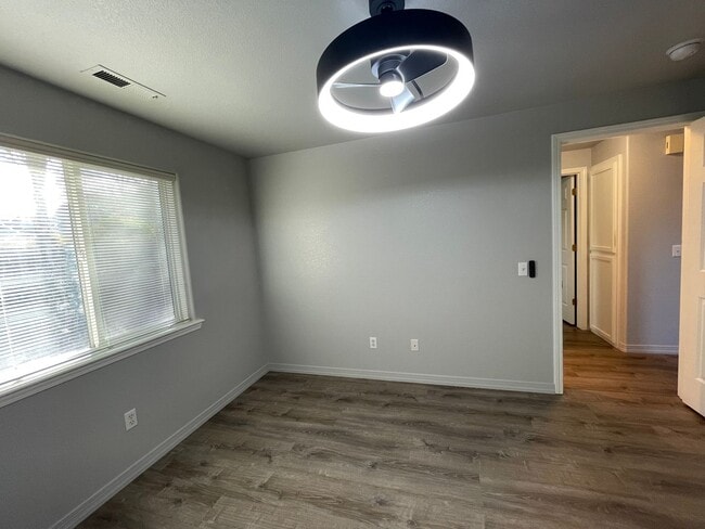 Building Photo - 1546-1548 Skyhawk Ridge