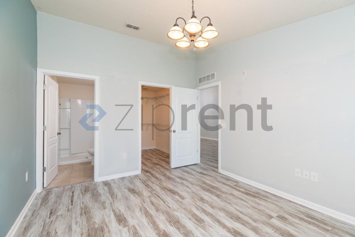 Building Photo - Unit 112