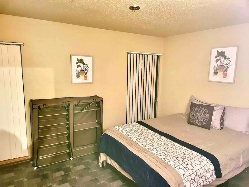 Building Photo - 2811 SW Archer Rd