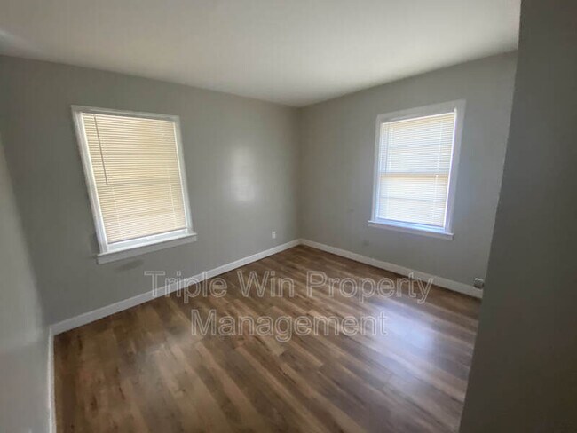 Building Photo - 3133 Rex Ave