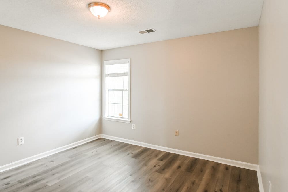 Building Photo - 9922 Lacee Ln