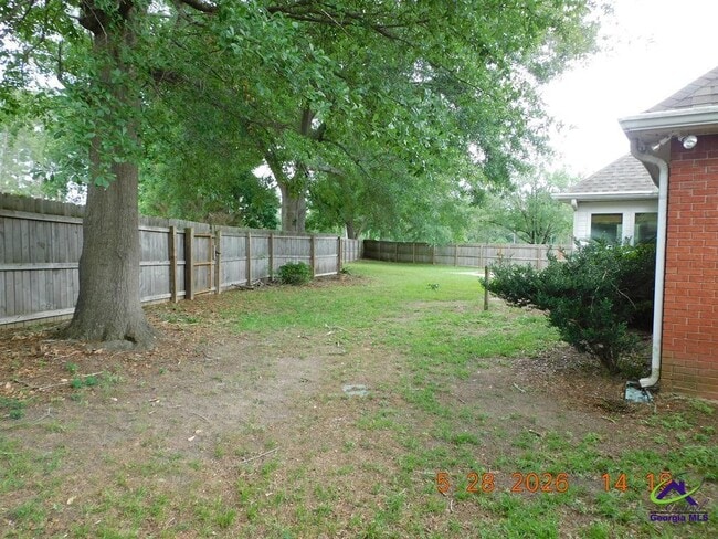 Building Photo - 611 Links View Dr
