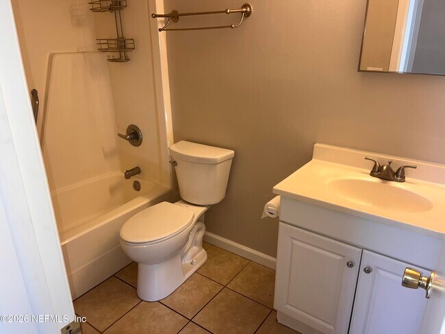 Building Photo - 10901 Hardwick Ln