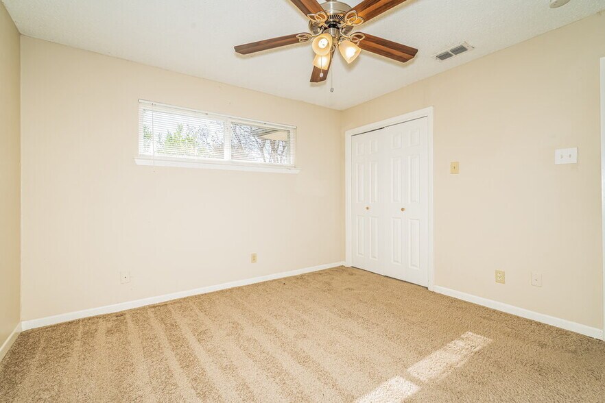 Building Photo - 4213 Kirby St