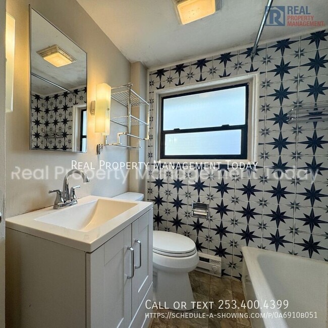 Building Photo - 3122 S 11th St