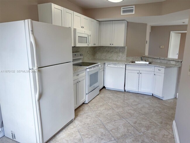 Building Photo - 8781 Wiles Rd