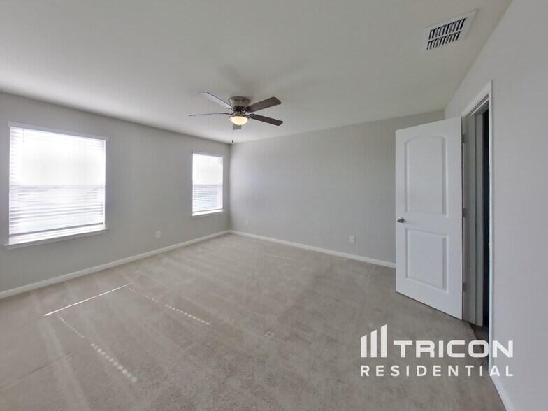 Building Photo - 6534 Fledgely Way
