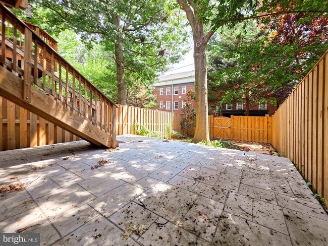 Building Photo - 3809 Elbert Ave