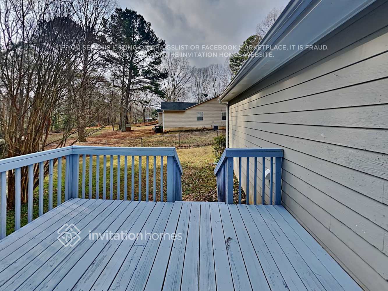 Building Photo - 300 E Country Woods Dr