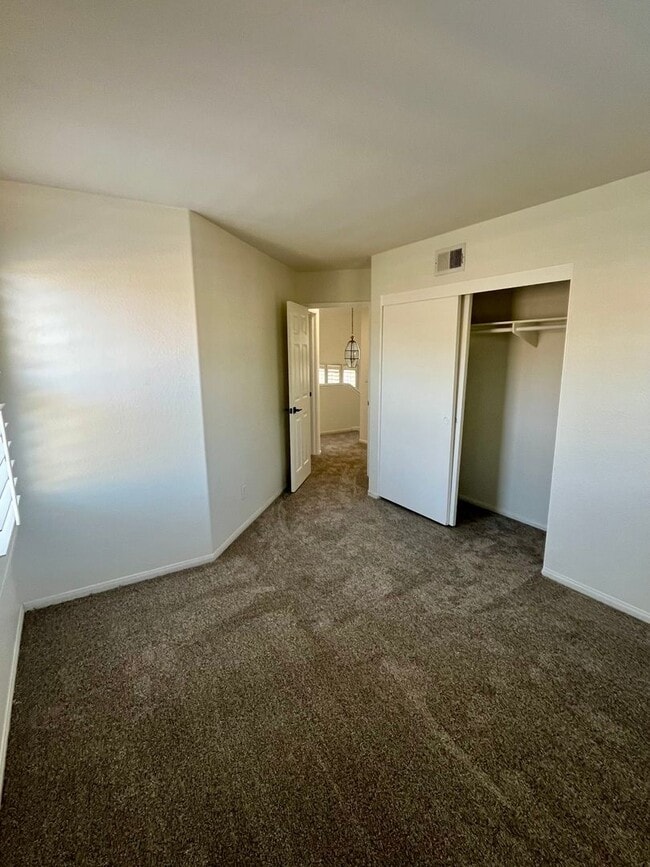 Building Photo - 4 Bedroom 3 Bath  Rancho Del Rey -Chula Vista