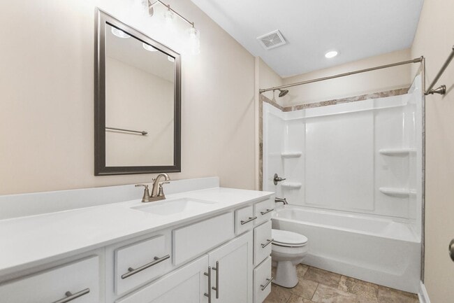 Building Photo - Pet Friendly Four Bedroom!