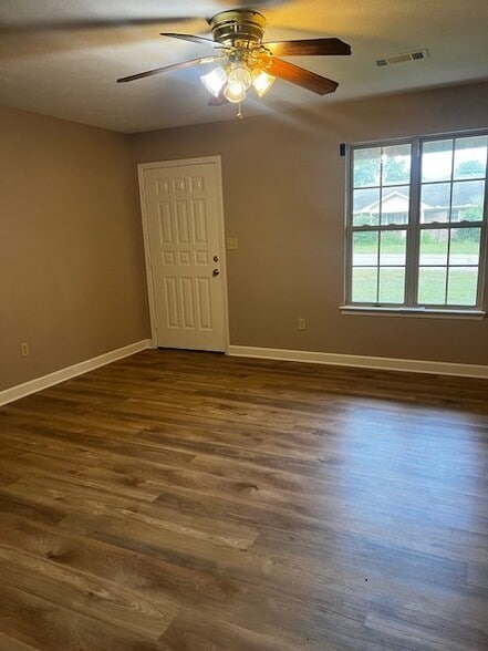 Building Photo - 32 Robbye Ln