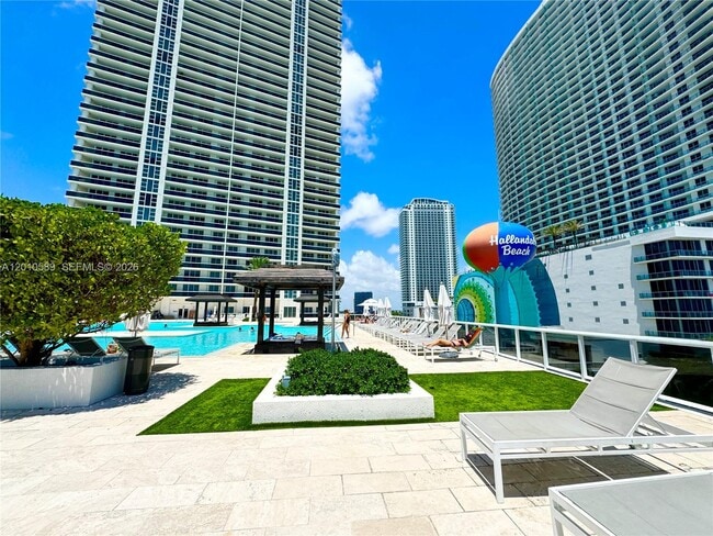 Building Photo - 1800 S Ocean Dr