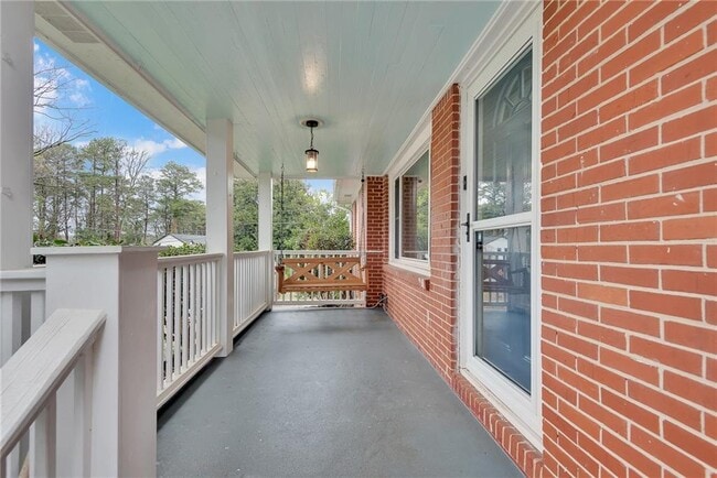 Building Photo - 2015 E Camellia Dr