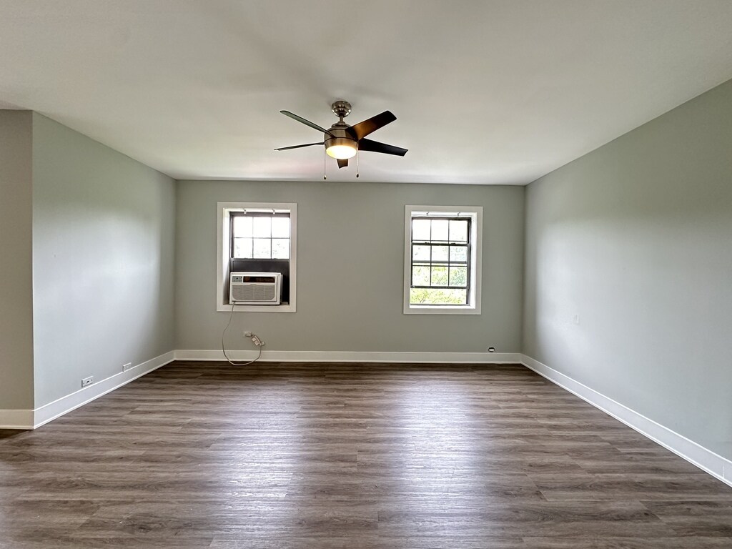 Building Photo - 735 Judson Ave