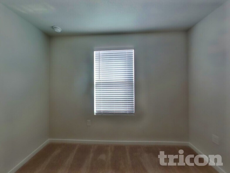 Building Photo - 14918 Macadamia Ln