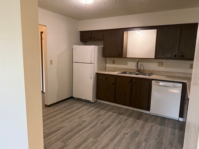 Building Photo - 109 E Monroe Ave