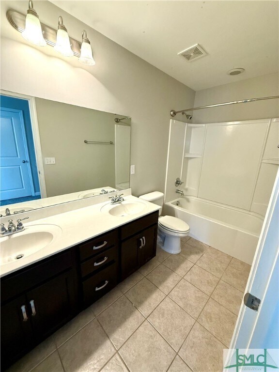 Building Photo - 210 Willow Oak Dr