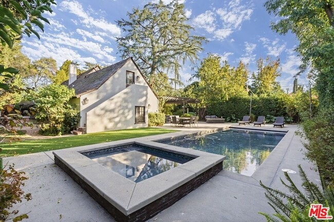 Primary Photo - 23057 Sylvan St