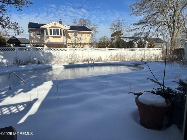 Building Photo - 420 Mermaid Ave