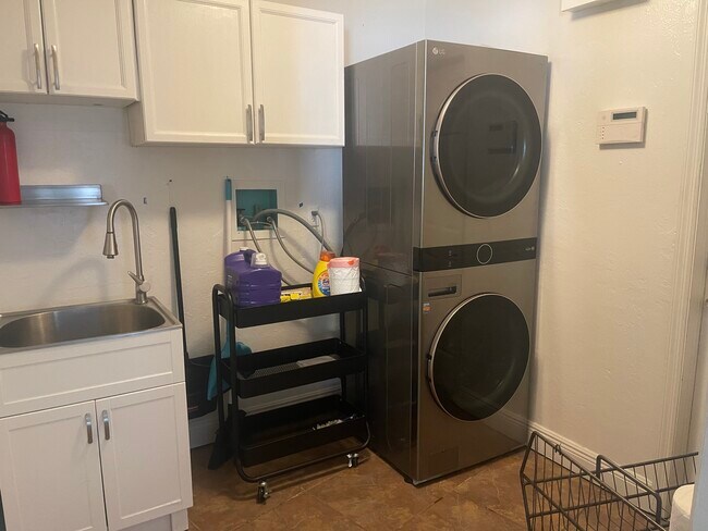 Laundry Room - 1809 Academy Blvd