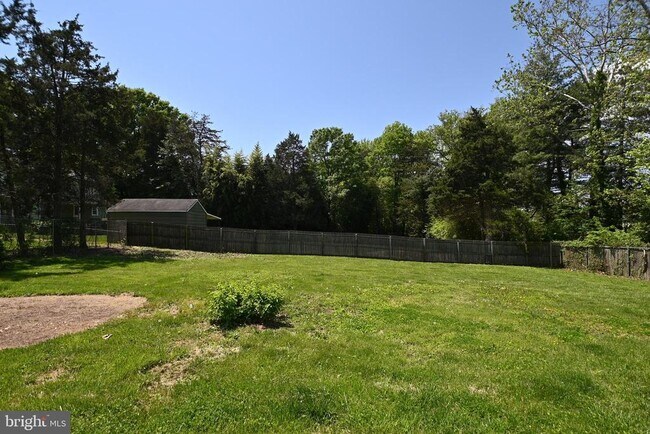 Building Photo - 8422 Radford Ave
