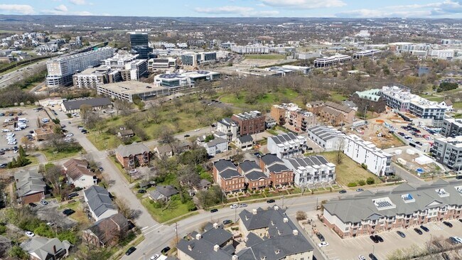 Building Photo - 3135 Parthenon Ave