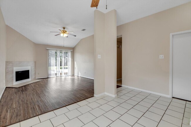 Building Photo - 20235 Apache Gardens Ln