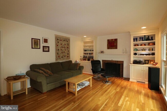 Building Photo - 6703 Rannoch Rd