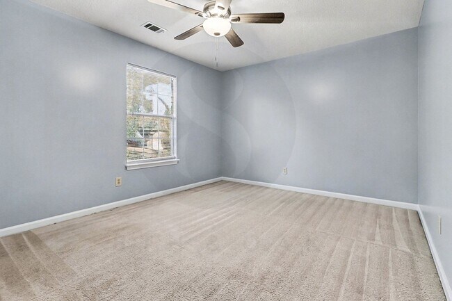 Building Photo - 3BR/2BA on Full Basement in Jonesboro