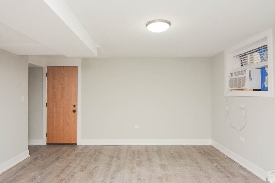 Building Photo - 434 W Belden Ave