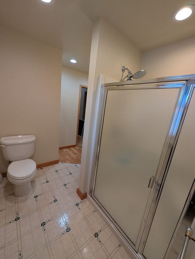 Building Photo - Unfurnished Auke Bay Home, 3BD+Den, 2BA, H...