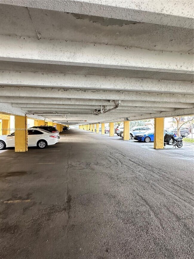 Building Photo - 1555 W 44th Pl
